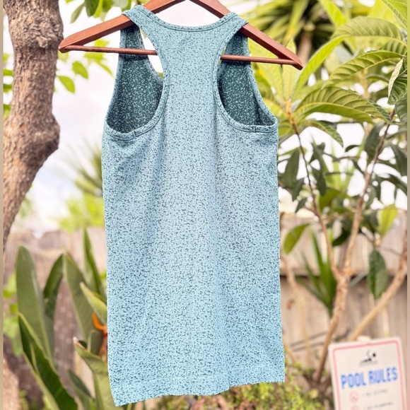 Athleta SPEEDLIGHT GRAVEL Racerback Seamless Tank Top - Picture 3 of 7